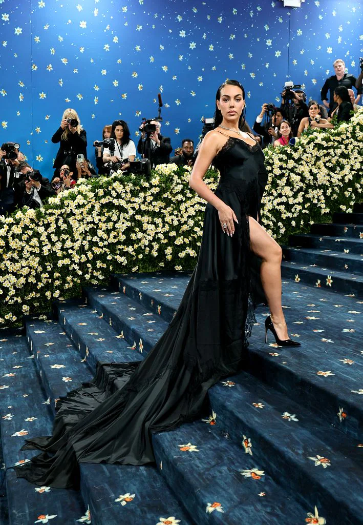 deeb88160b31-gettyimages-2213630089